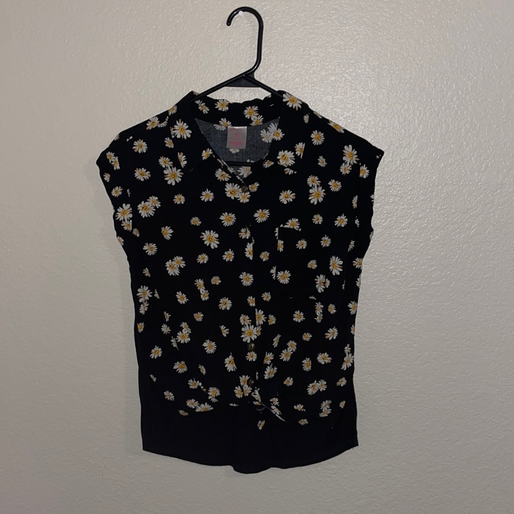 Daisy Print No Boundaries Button Up Collared Shirt